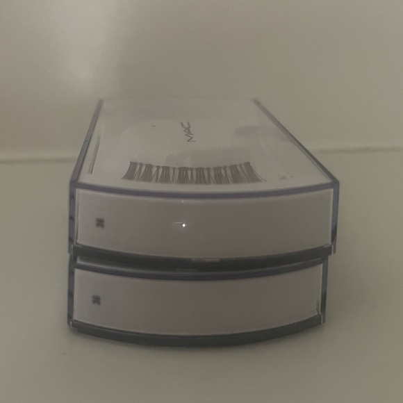 New MAC set of 2 #36 false eyelashes - Picture 4 of 5